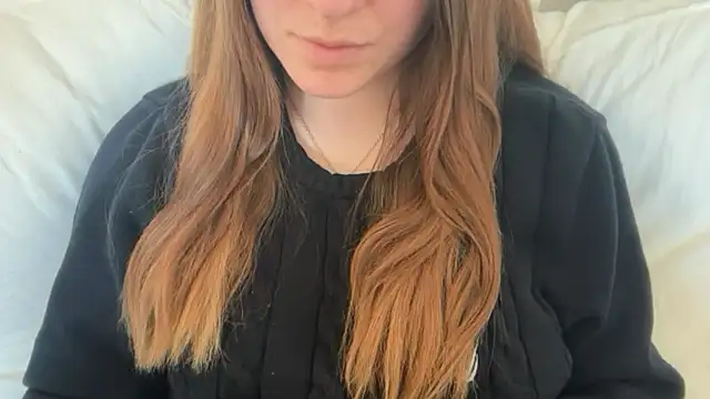 Lucyschickt online show from April 24, 2:53 pm
