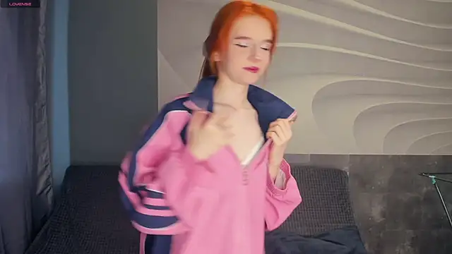 TarynPalek online show from April 29, 7:33 am