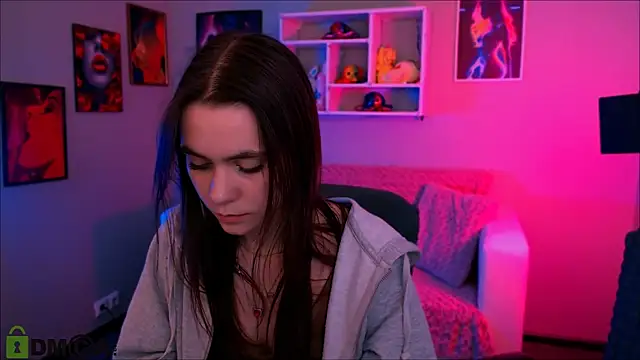 laurenmurrr online show from April 25, 1:41 pm