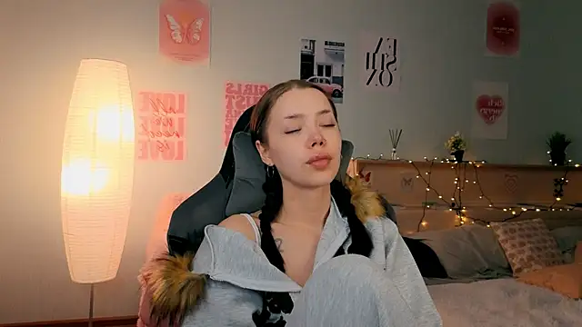 Vexnexe online show from March 7, 8:05 pm