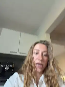 romyxxs online show from April 29, 5:30 pm