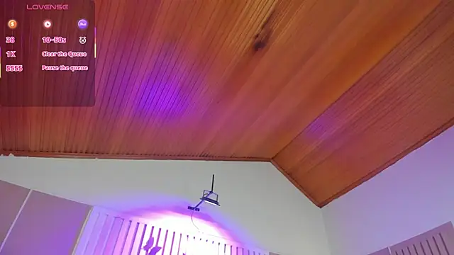  Kailythompson online show from June 11, 7:11 pm