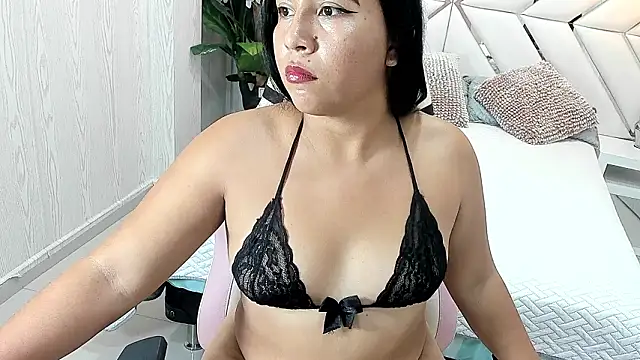 ZOE SHYI online show from March 5, 8:04 pm