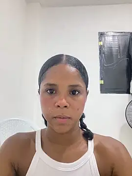 LIA PARKERR online show from April 22, 1:46 am