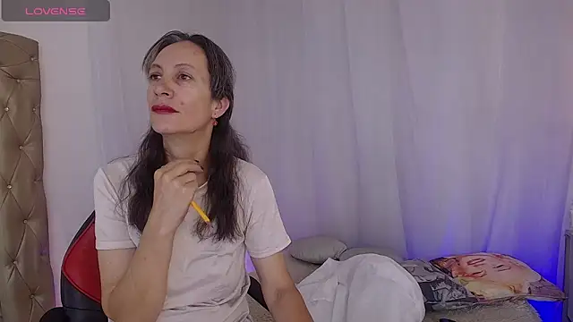 laurasofia45 online show from April 23, 12:01 pm