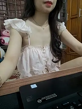 NinaKey online show from April 25, 4:48 pm