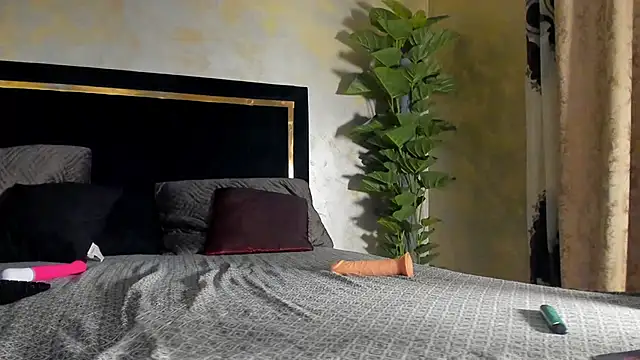LannaQuinn online show from June 5, 6:52 am