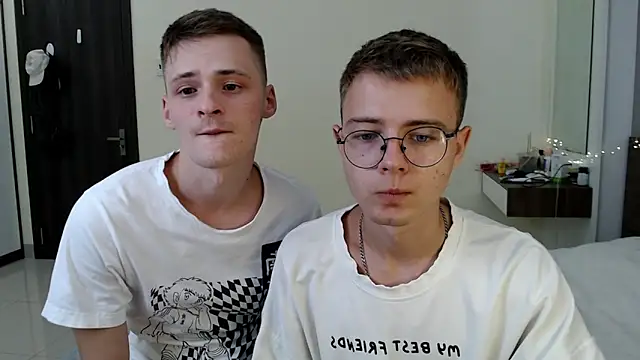 NikiKerryCum online show from April 30, 12:21 pm