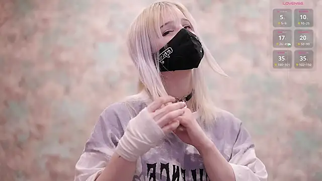 Yunakiss online show from February 24, 7:45 pm