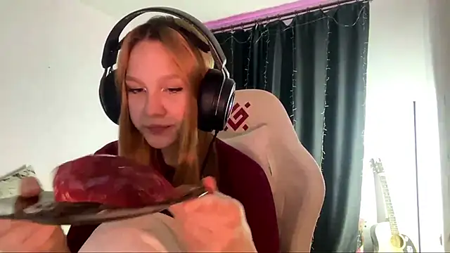 axin burnell online show from April 21, 5:20 pm