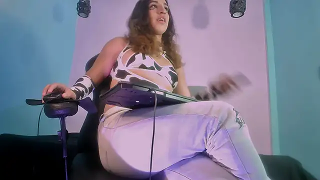 MEW ALIX online show from April 25, 1:36 pm