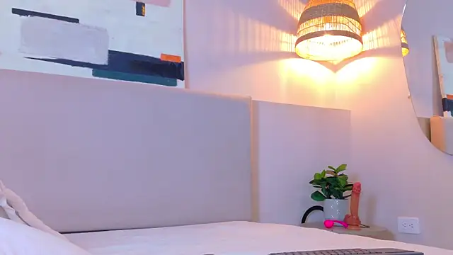 AngelIinHell online show from March 7, 11:50 am