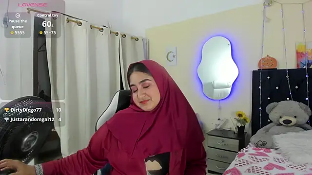 SamiraAwada online show from April 24, 7:38 pm