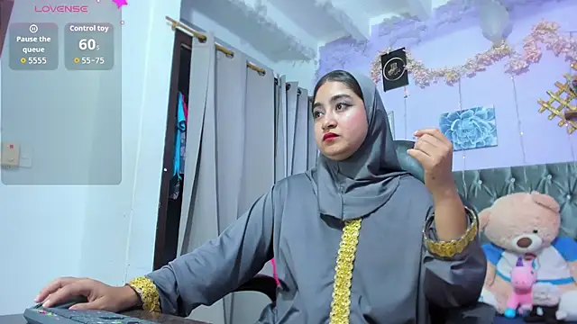 SamiraAwada online show from June 9, 7:13 pm