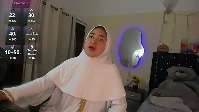 SamiraAwada online show from April 23, 7:16 pm