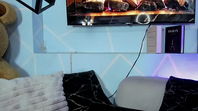 amy noa online show from April 21, 1:42 am