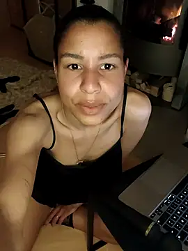 YaraEstelle online show from March 19, 8:35 pm