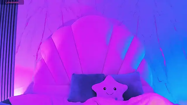 LiaJohnnson  online show from March 19, 7:13 am