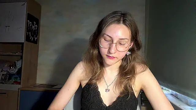 Miaaa Moon online show from June 15, 4:51 pm