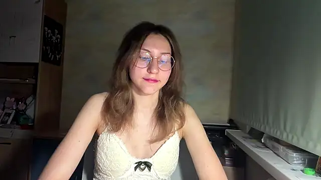 Miaaa Moon online show from June 9, 6:29 pm
