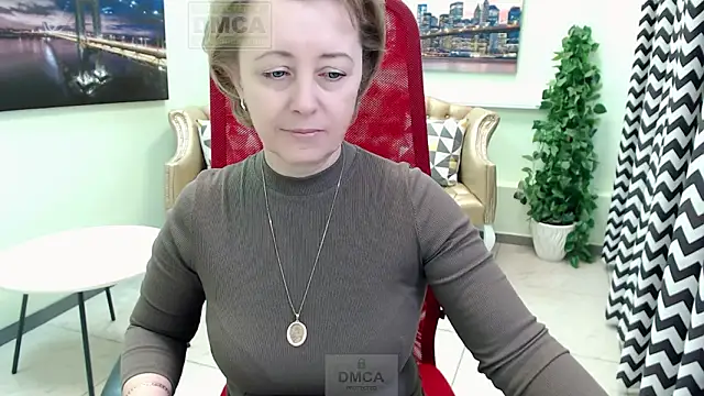 MONA W online show from March 22, 10:10 am