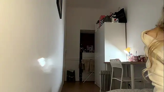 Flexiblegirl online show from March 5, 7:20 pm