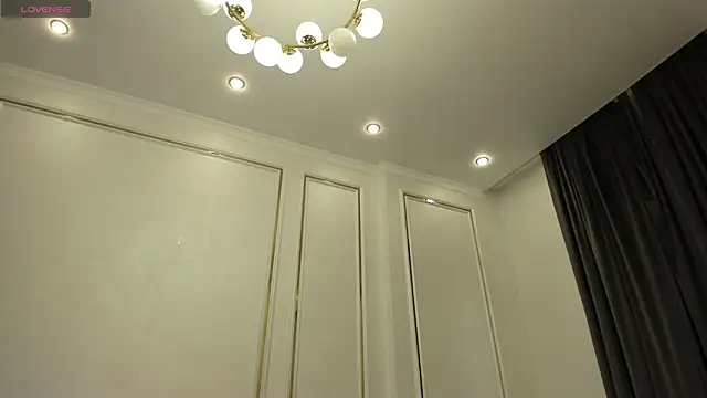 jjasleen0 online show from March 7, 4:08 am