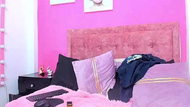 Vaiolletcooper online show from March 10, 4:22 pm