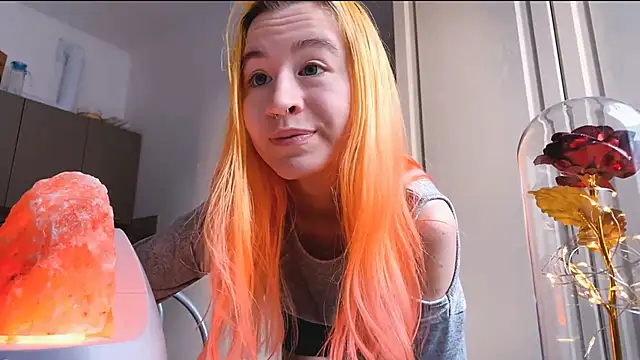 EmilyHein online show from March 11, 5:33 am