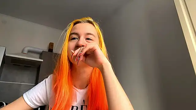 EmilyHein online show from February 5, 7:22 am