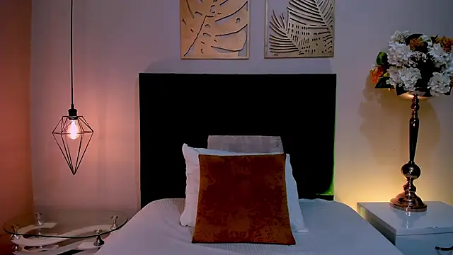 CelesteQueeen online show from April 21, 12:01 pm