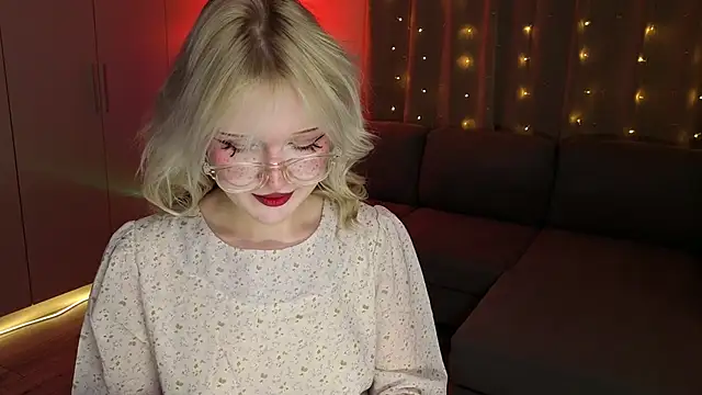 Mary Piersen online show from February 19, 9:24 pm