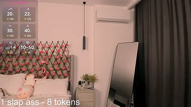 Luna Starlight online show from March 5, 10:05 pm