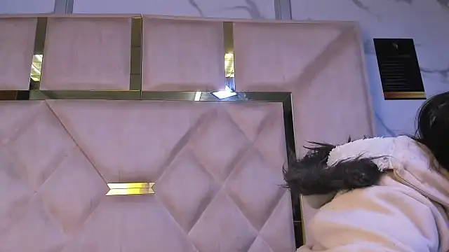 KendallArdent online show from April 21, 1:51 pm