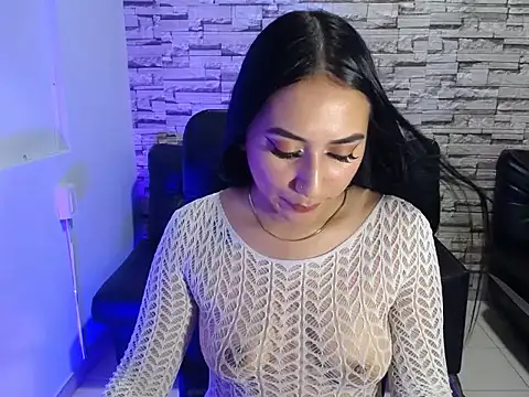 paula ross  online show from April 24, 11:40 pm