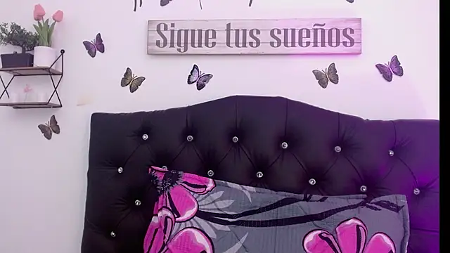 Coral Villalobos online show from March 11, 6:43 pm