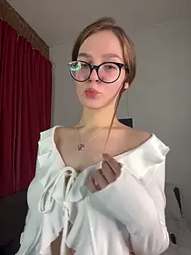 MyKittySayMeow online show from April 25, 9:23 pm