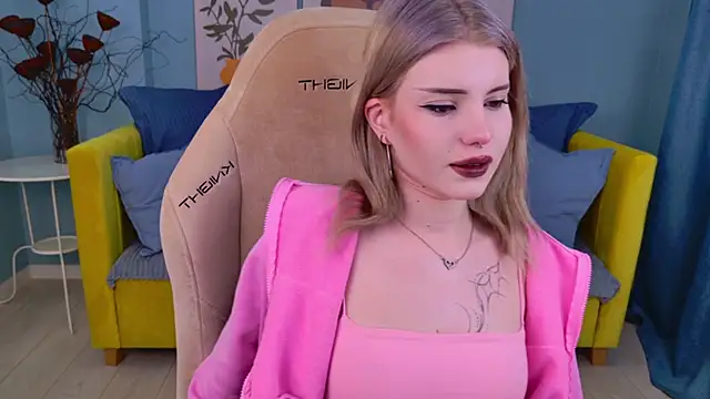 ScarletBlackwood online show from March 21, 5:12 am