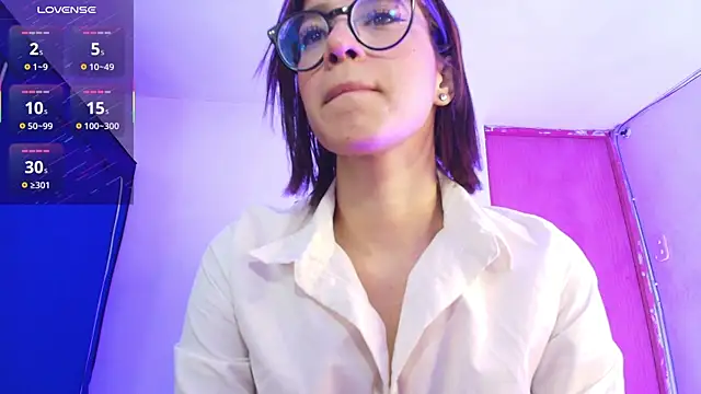 Zoe-Walzer online show from April 21, 3:41 pm