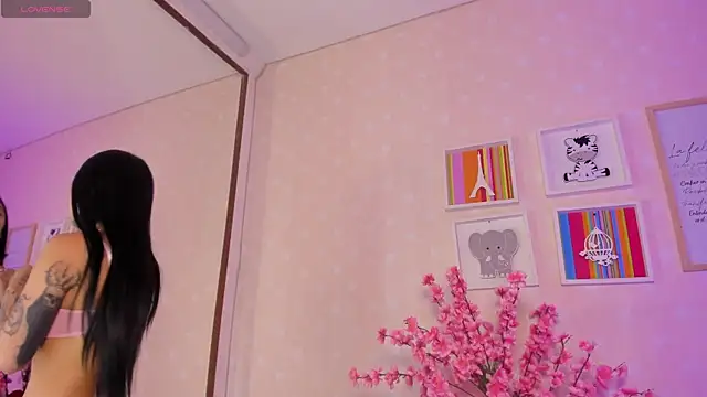 Ashley Blum  online show from April 22, 12:13 pm