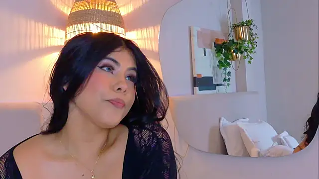 VioletBloomm online show from April 23, 12:29 pm