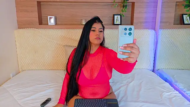 VioletBloomm online show from February 21, 11:44 am