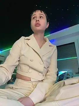 Just-Lilly online show from March 15, 9:17 pm