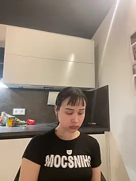 Just-Lilly online show from April 22, 10:40 pm