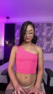 Mialarouse online show from April 19, 6:10 pm