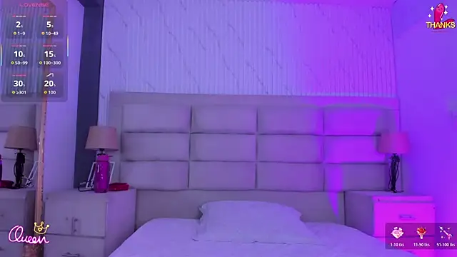 CarolineFyre online show from April 22, 12:35 pm