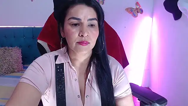 hotsweet-69 online show from April 28, 5:00 am