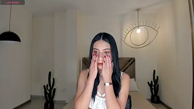 LucieMartin online show from April 21, 7:32 pm