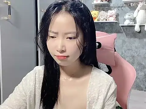 Linne6789 online show from April 19, 6:10 pm