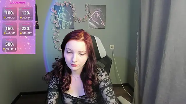 AuroraKane online show from April 21, 4:25 pm